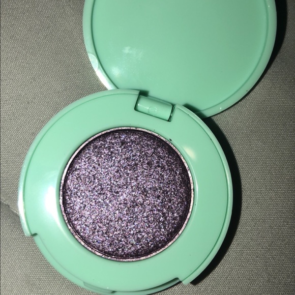 High end makeup bundle - Picture 3 of 3